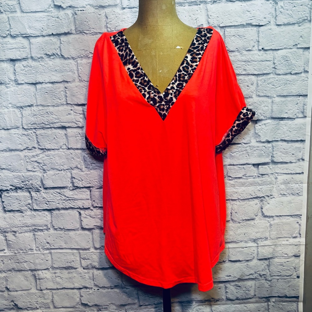 Women’s Coral Shirt with Leopard Print Sleeves, y2k/jersey shore vibes size XL
